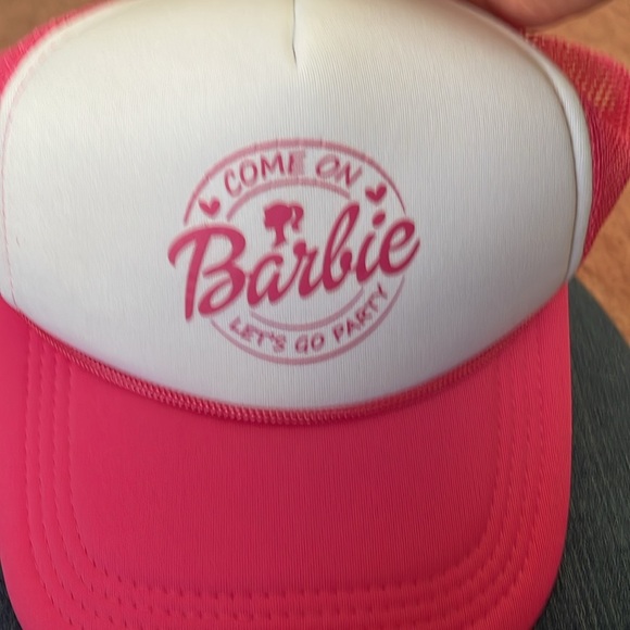 NWT- ⭐️ TWO DISNEY BARBIE 🩷
BEAUTIFUL EMBROIDERED BASEBALL CAPS - Picture 6 of 14